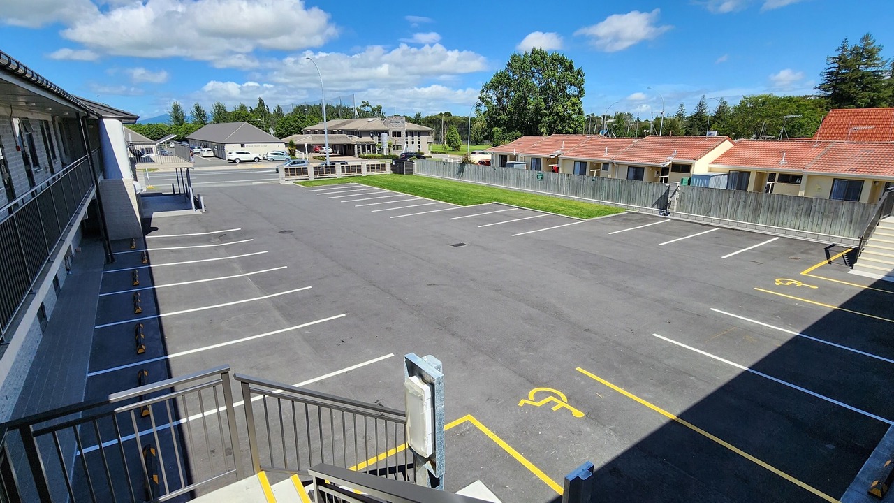 Photo of Outdoor in Hamilton North