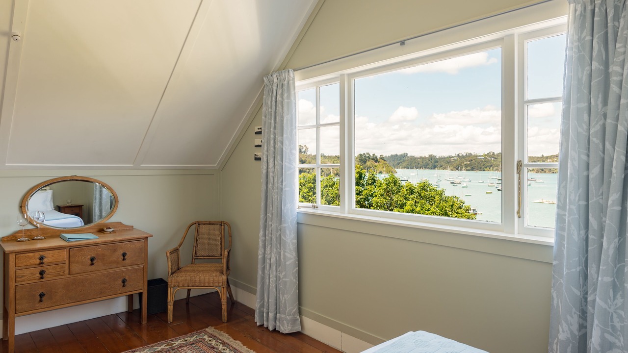 Photo of Bedroom in Russell