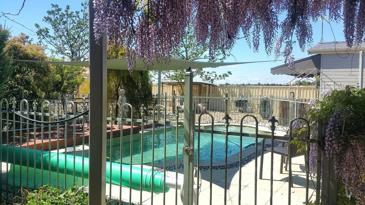 Photo of Others in Rutherglen