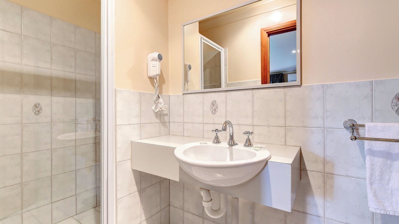 Photo of Bathroom in Strathalbyn