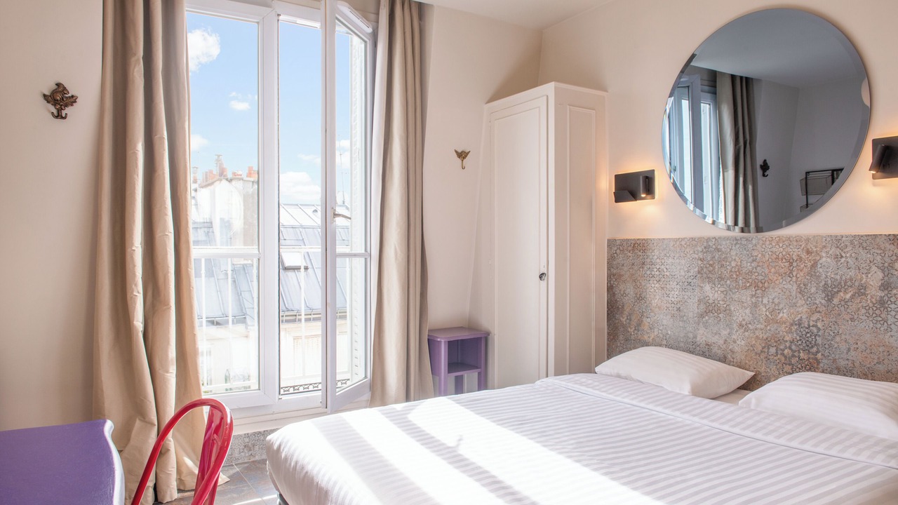 Photo of Bedroom in Arts-et-Metiers