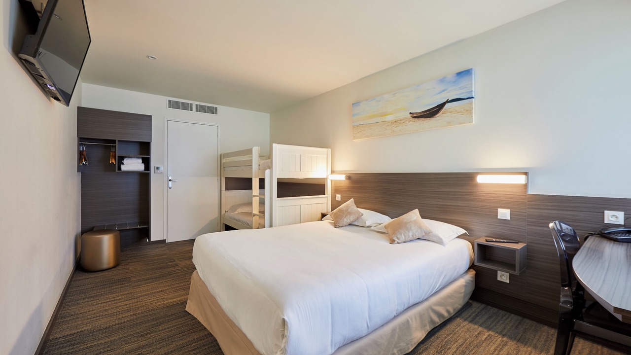 Photo of Bedroom in Crevin