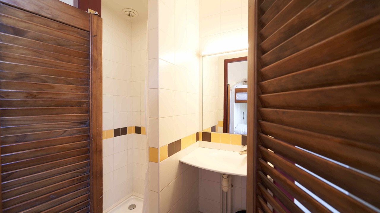 Photo of Bathroom in 4th Arrondissement