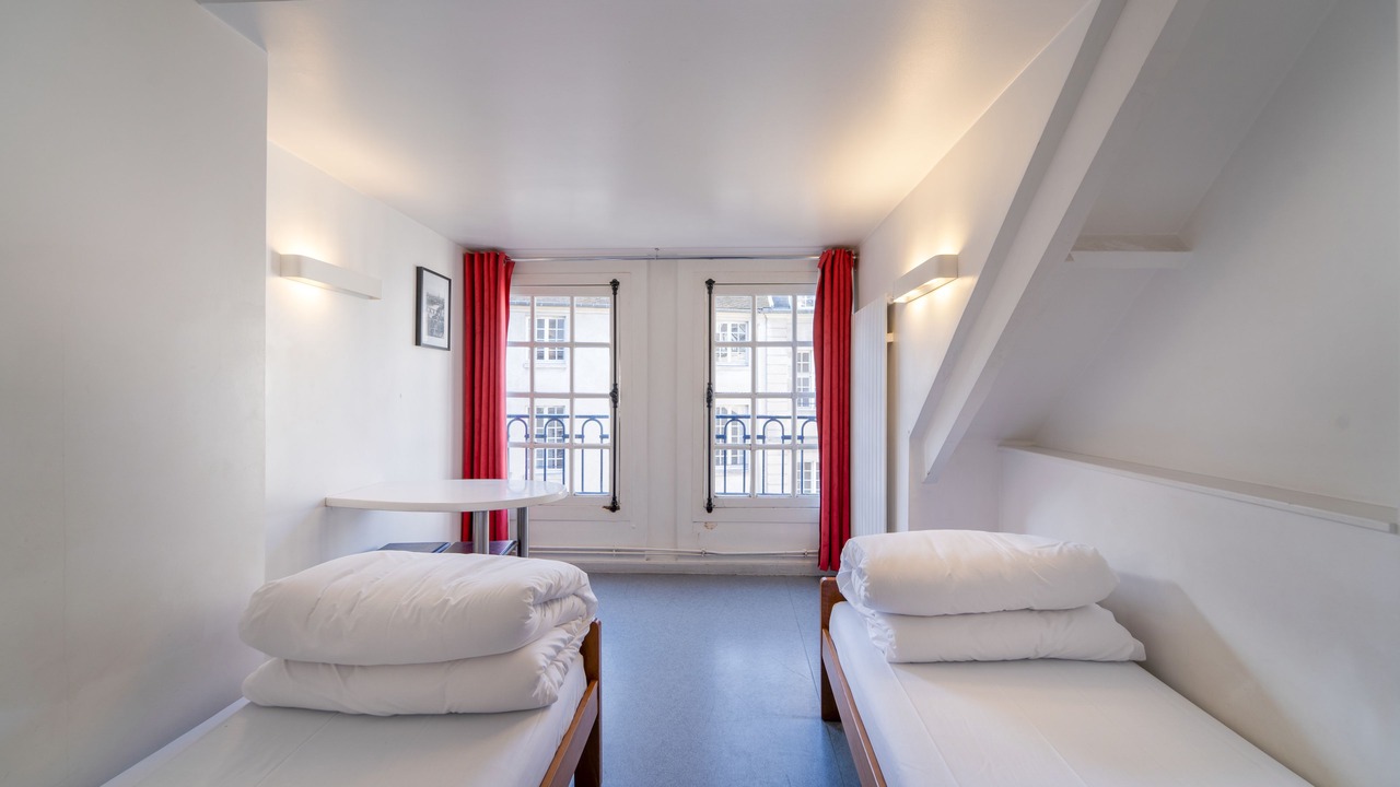 Photo of Bedroom in 4th Arrondissement