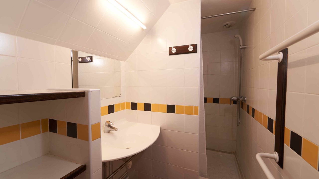 Photo of Bathroom in 4th Arrondissement