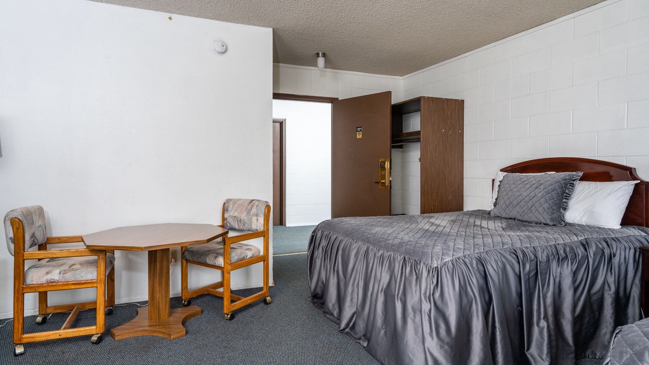 Photo of Bedroom in Connell