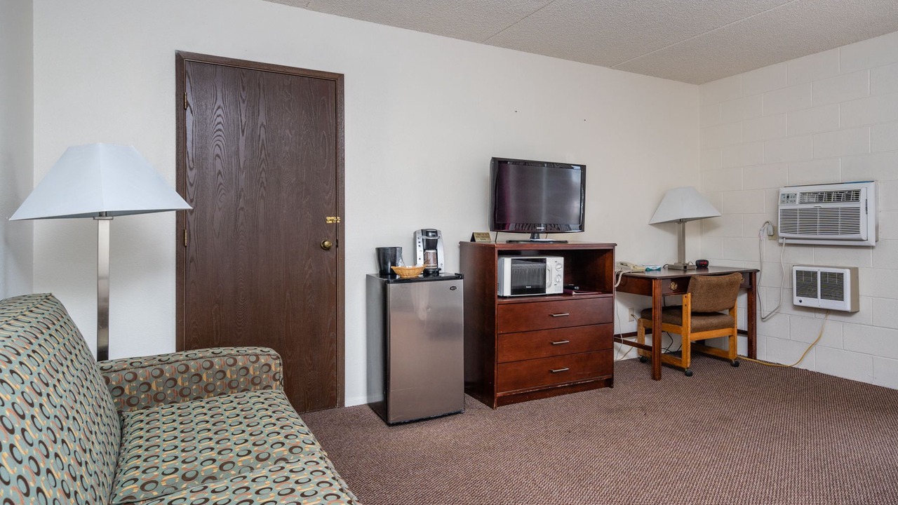 Photo of Others in Connell