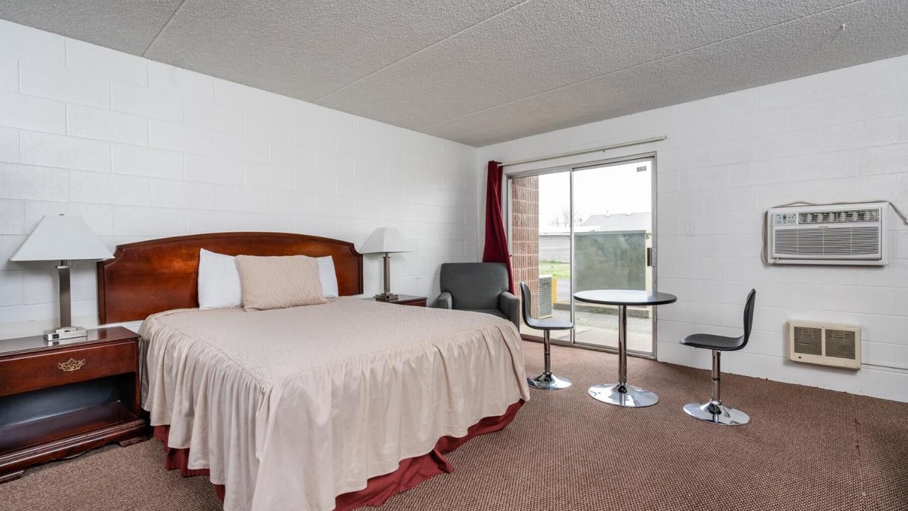 Photo of Others in Connell