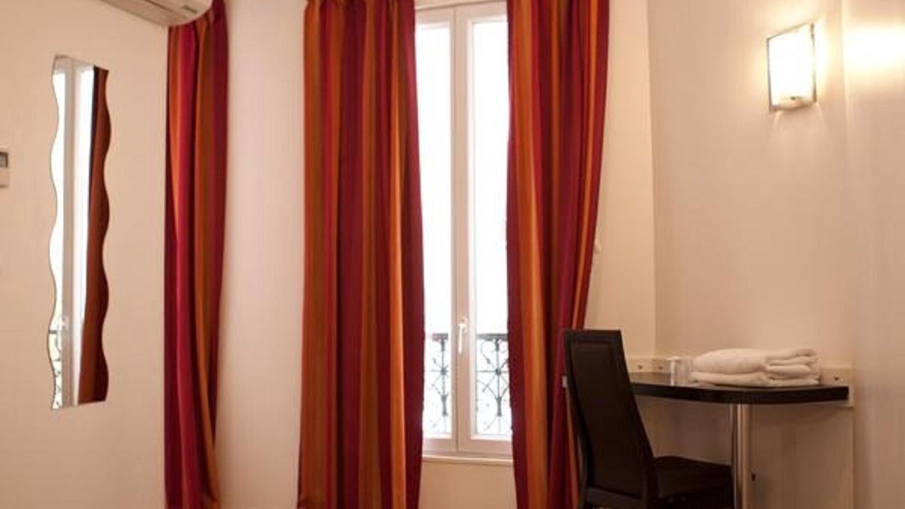 Photo of Bedroom in Batignolles