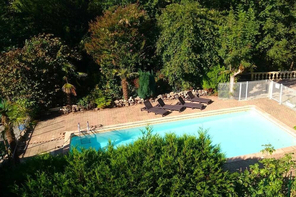 Photo of Outdoor in Larche