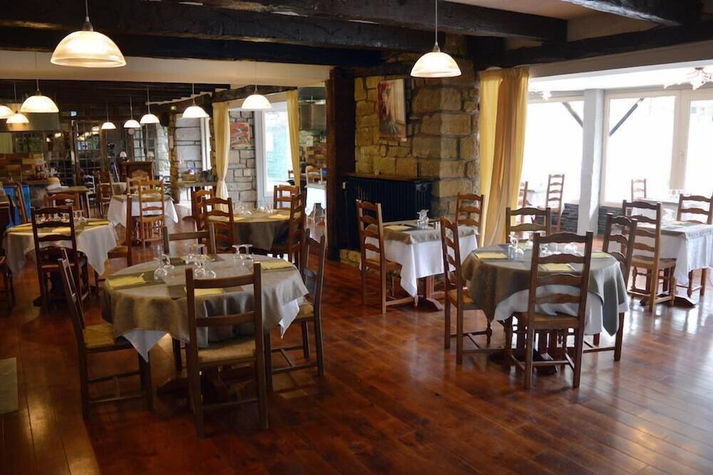 Photo of Others in Larche