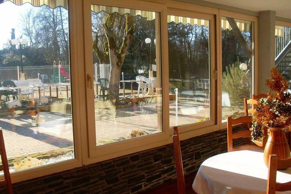 Photo of Others in Larche