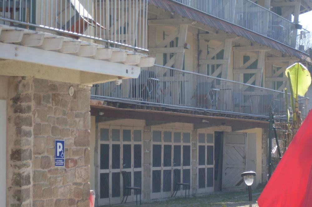 Photo of Outdoor in Larche