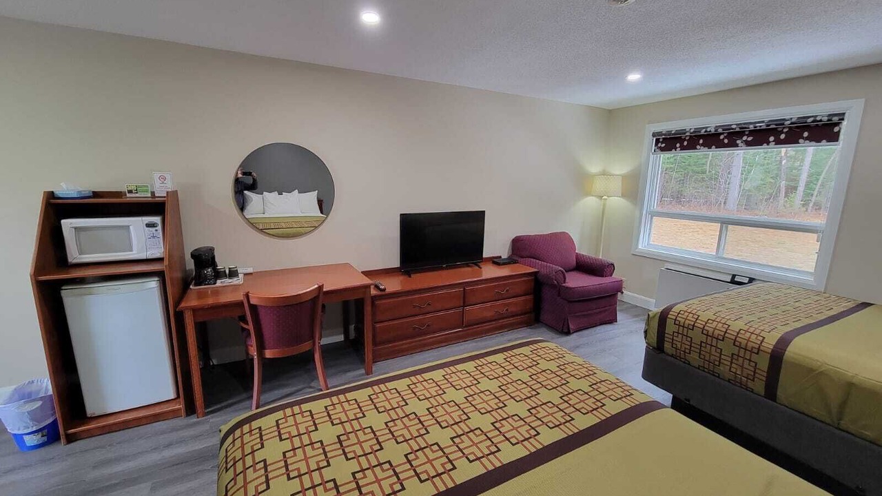 Photo of Bedroom in Laurentian Hills