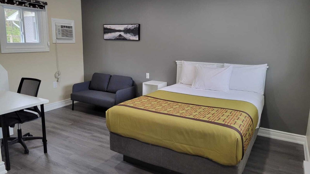 Photo of Bedroom in Laurentian Hills