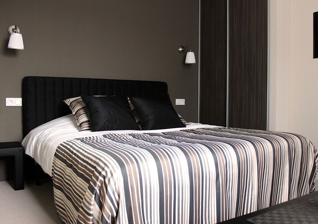 Photo of Bathroom in Lens