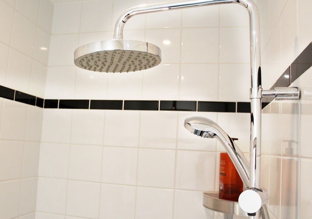 Photo of Bathroom in Lens