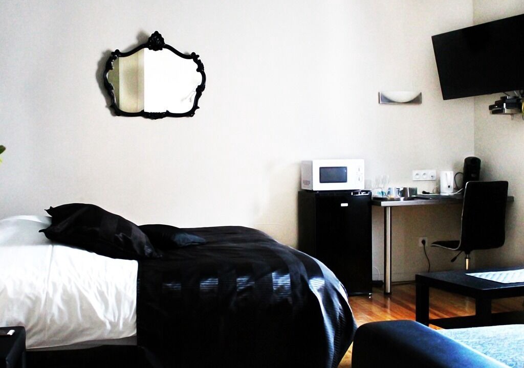 Photo of Bathroom in Lens