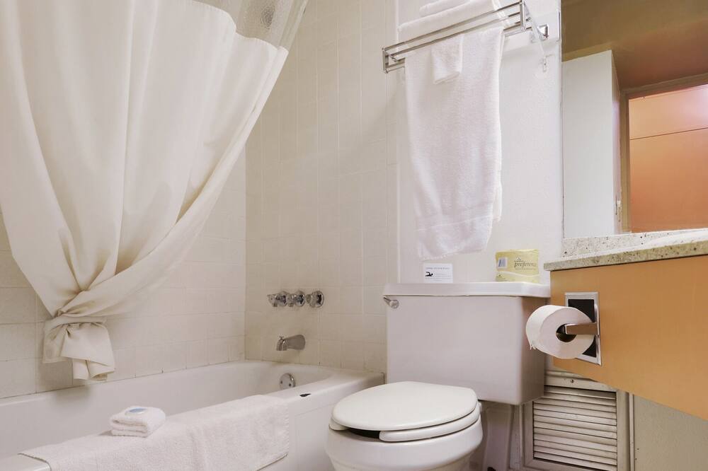 Photo of Bathroom in Goodland