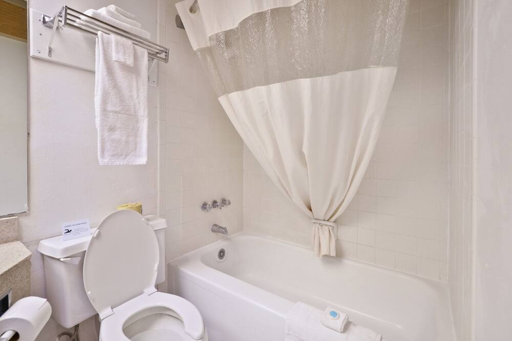 Photo of Bathroom in Goodland