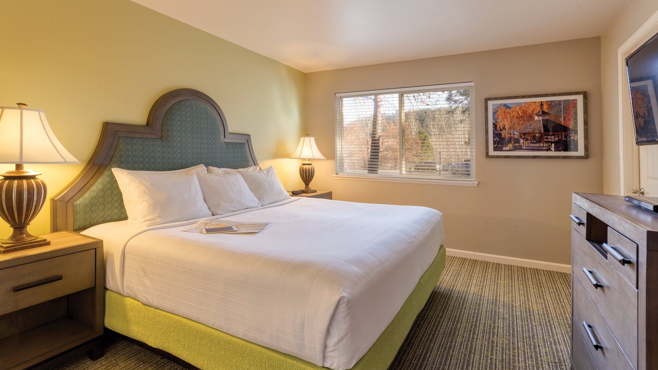 Photo of Others in Downtown Leavenworth