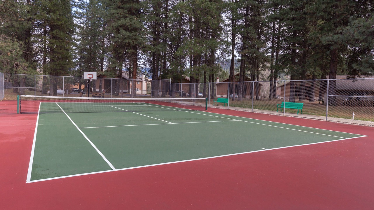 Photo of Others in Downtown Leavenworth