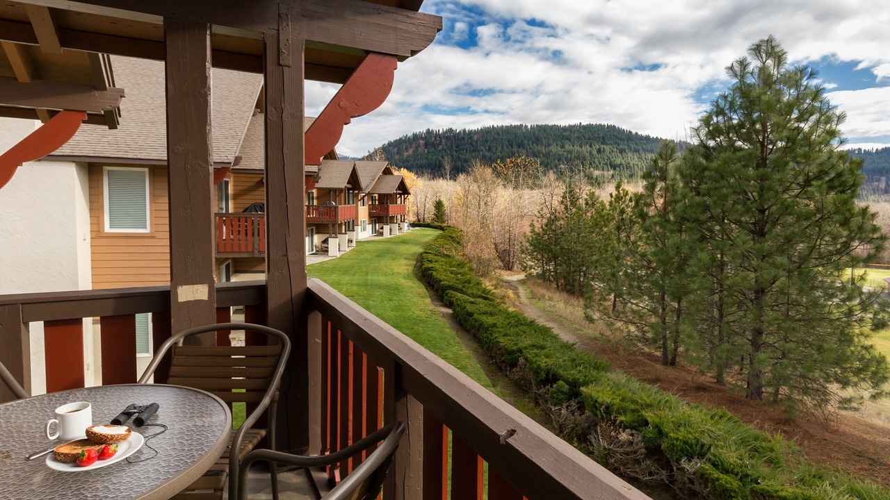 Photo of Others in Downtown Leavenworth