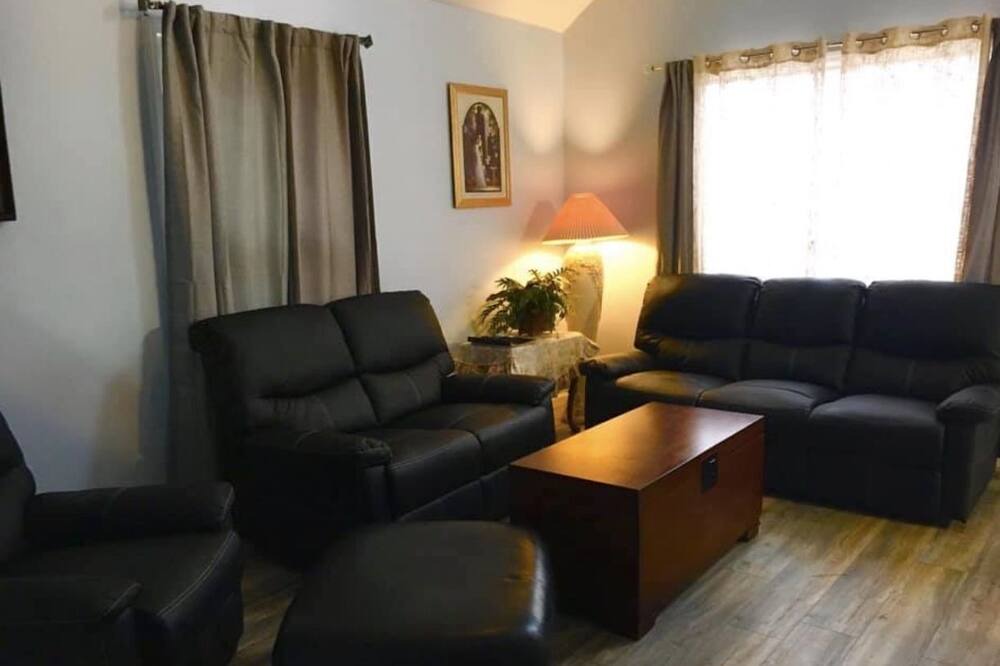 Photo of Livingroom in Houghton Lake