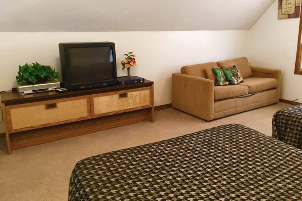 Photo of Livingroom in Houghton Lake