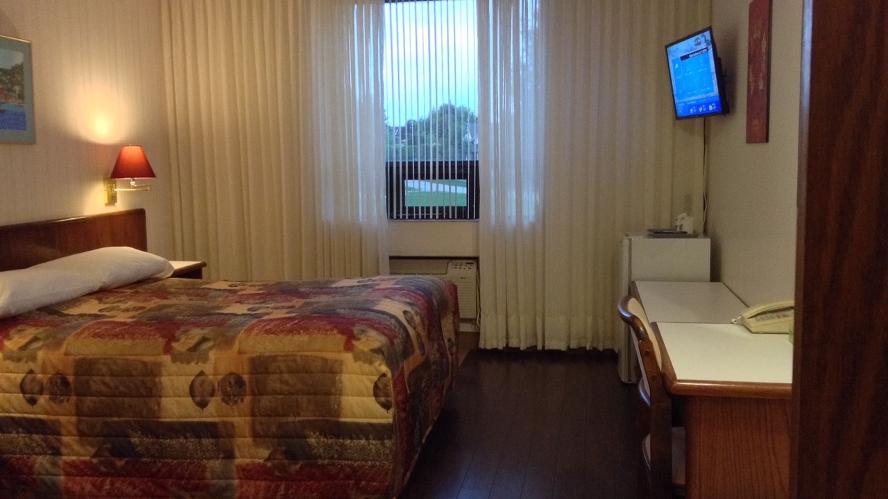 Photo of Bedroom in Shakespeare