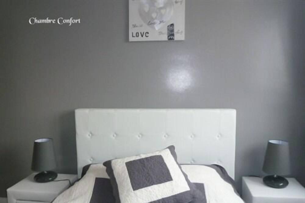 Photo of Bedroom in Roissy-en-France