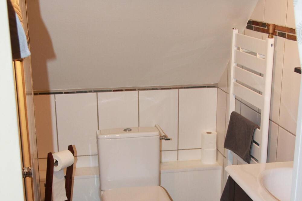 Photo of Bathroom in Roissy-en-France