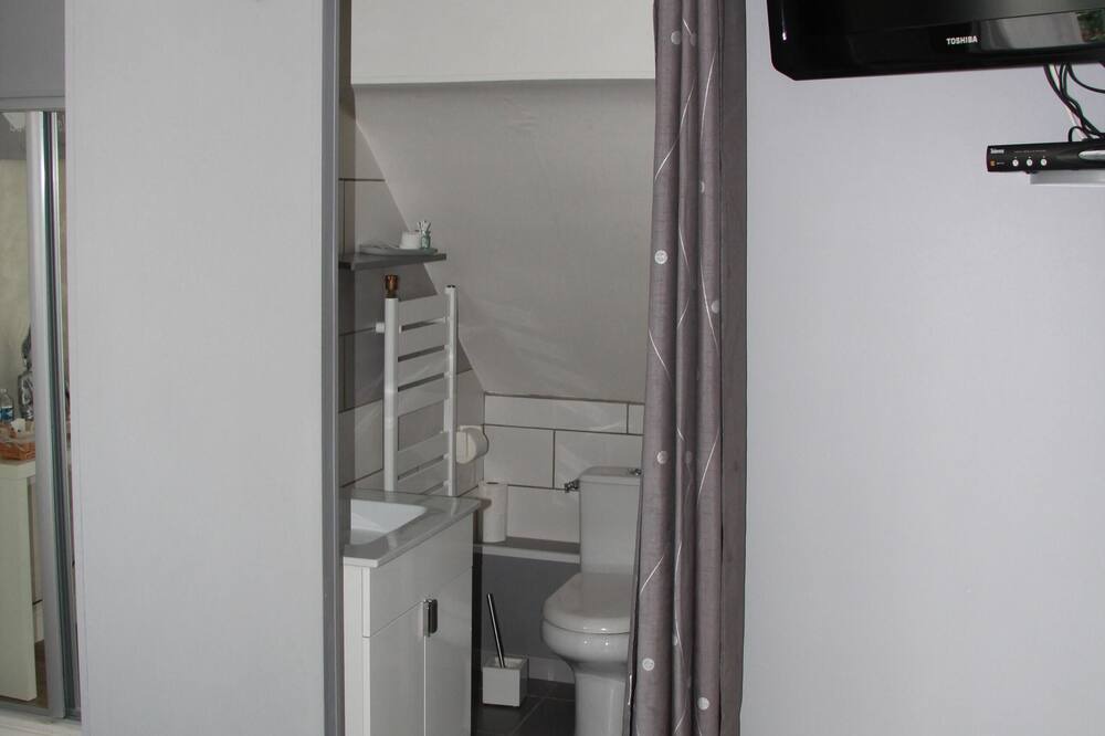 Photo of Bathroom in Roissy-en-France