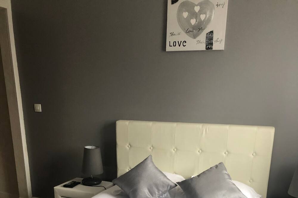 Photo of Bedroom in Roissy-en-France