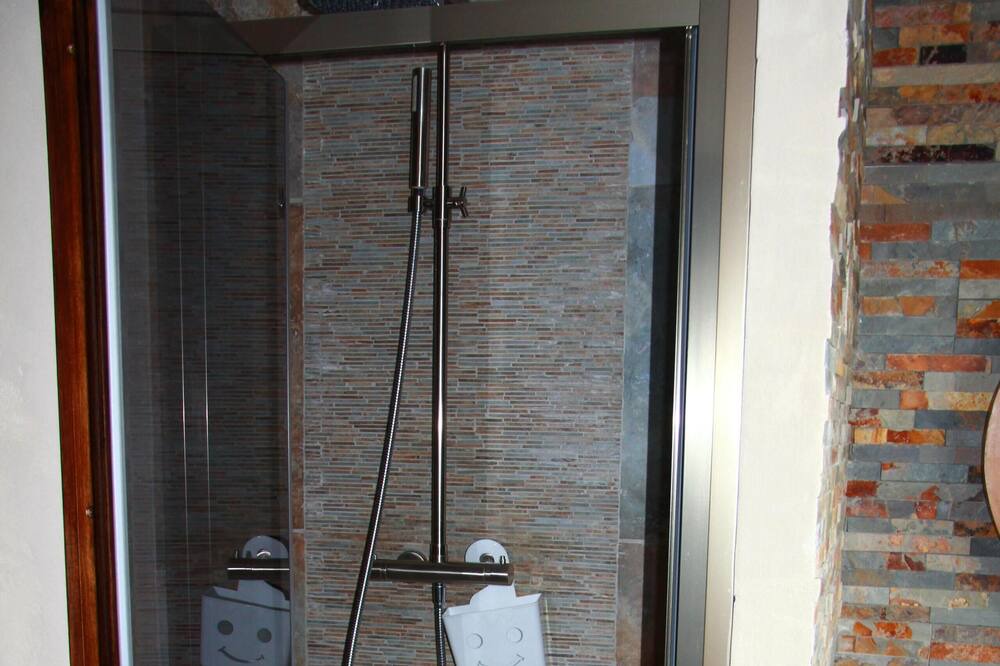 Photo of Bathroom in Roissy-en-France