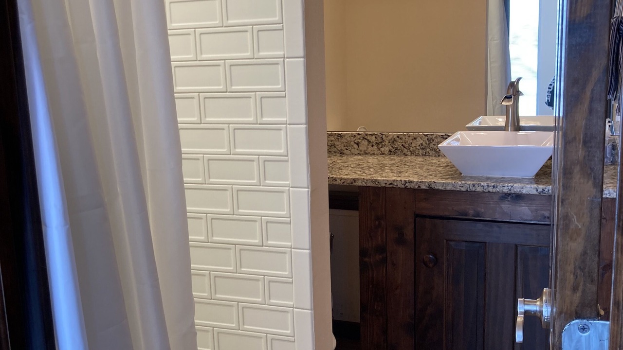Photo of Bathroom in Eureka Springs Historic District