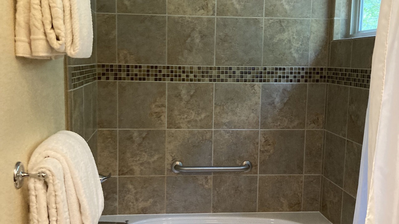 Photo of Bathroom in Eureka Springs Historic District