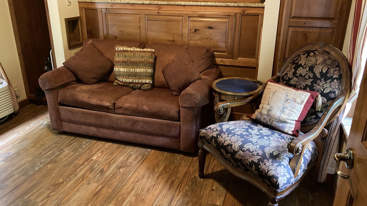 Photo of Bedroom in Eureka Springs Historic District