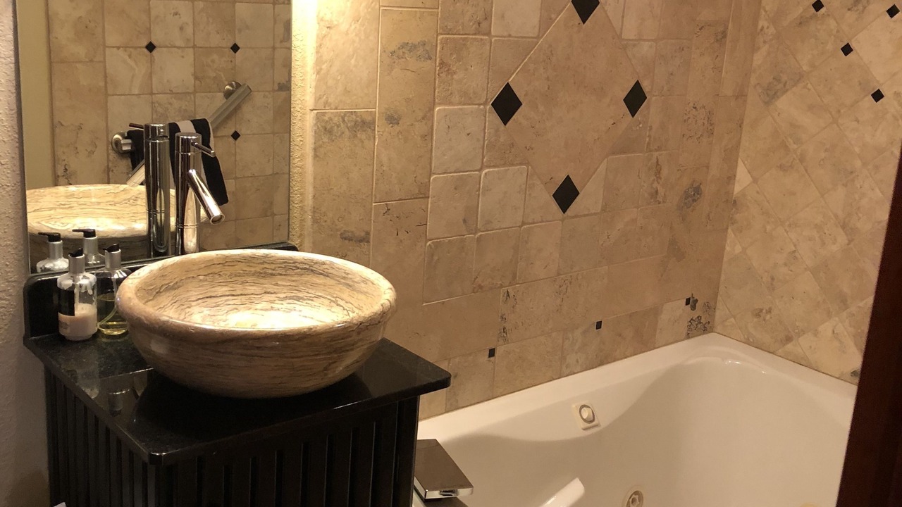Photo of Bathroom in Eureka Springs Historic District