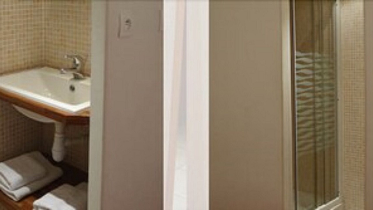 Photo of Bathroom in Deauville City Centre