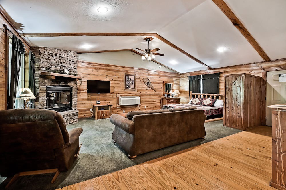 Photo of Livingroom in Sylvan Shores