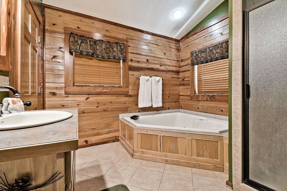 Photo of Bathroom in Sylvan Shores