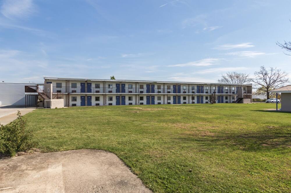 Photo of Outdoor in Mattoon