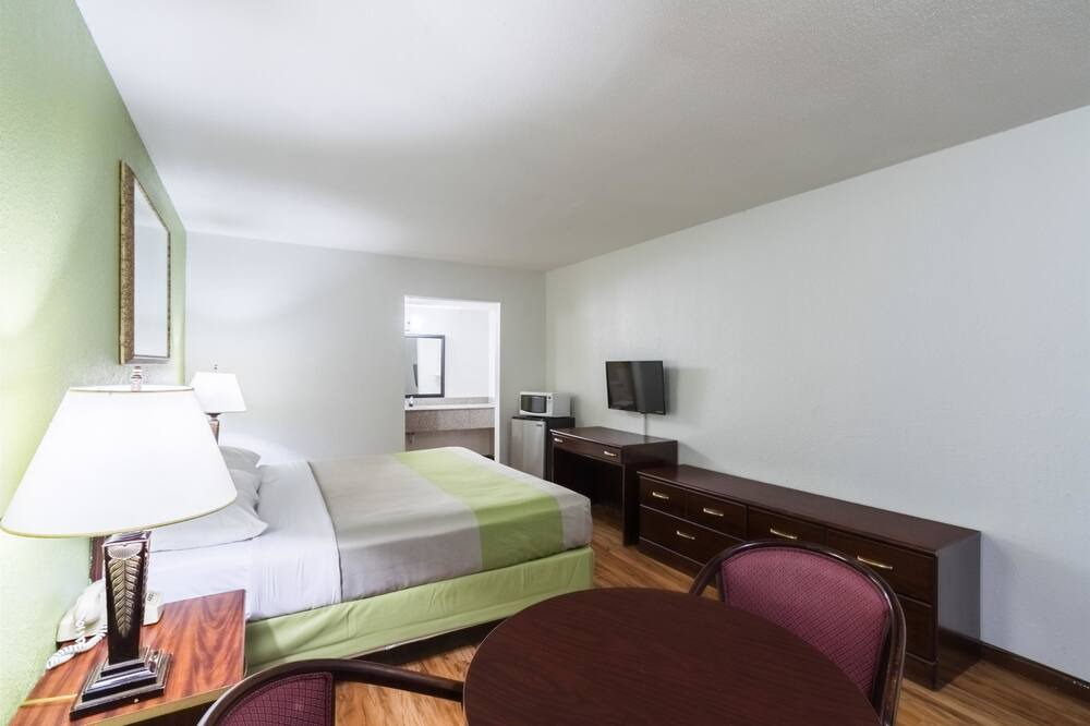 Photo of Bedroom in Mattoon