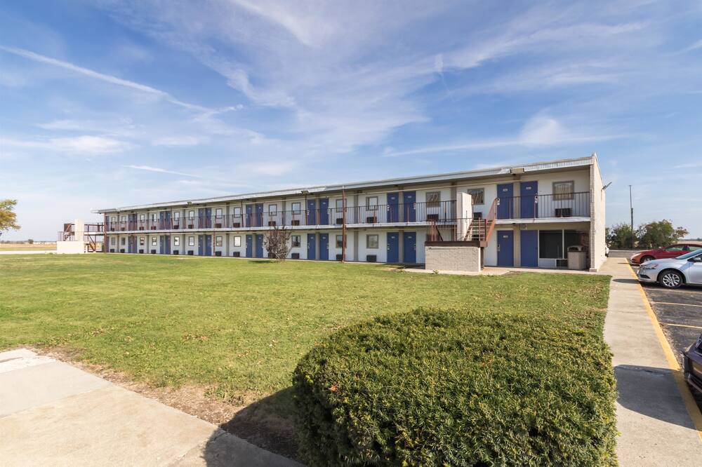 Photo of Outdoor in Mattoon