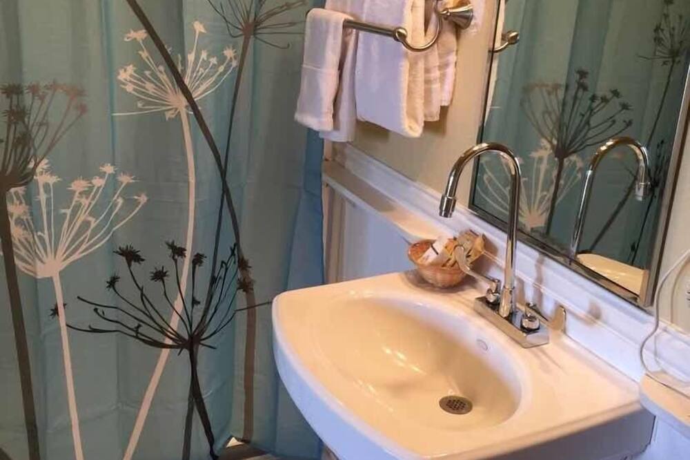 Photo of Bathroom in Lander