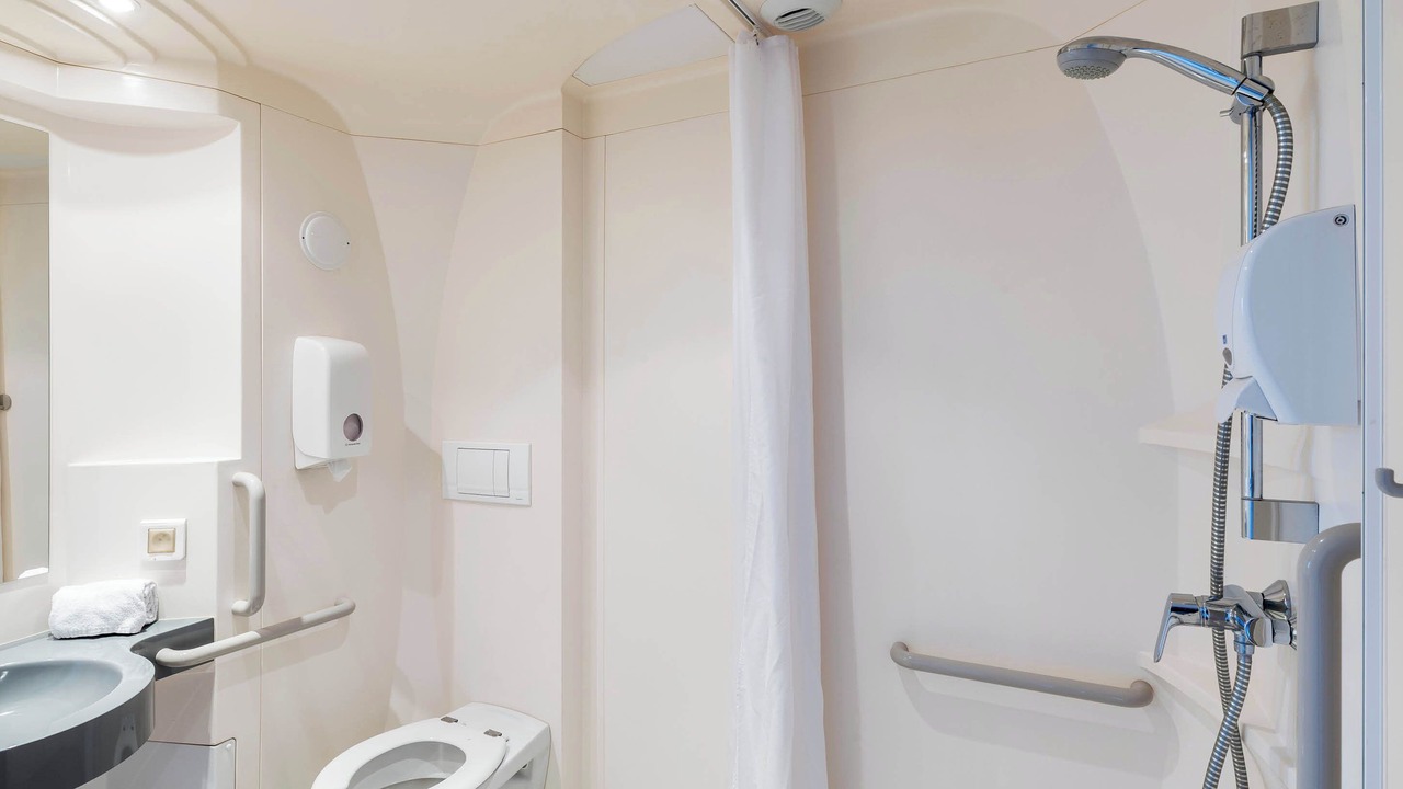 Photo of Bathroom in Laval