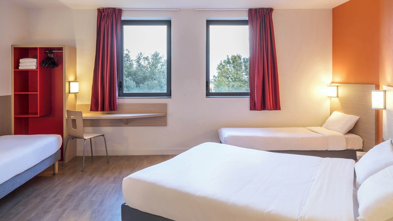 Photo of Bedroom in Laval