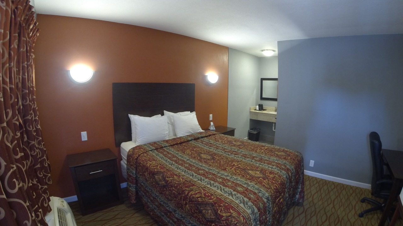 Photo of Bedroom in Des Moines