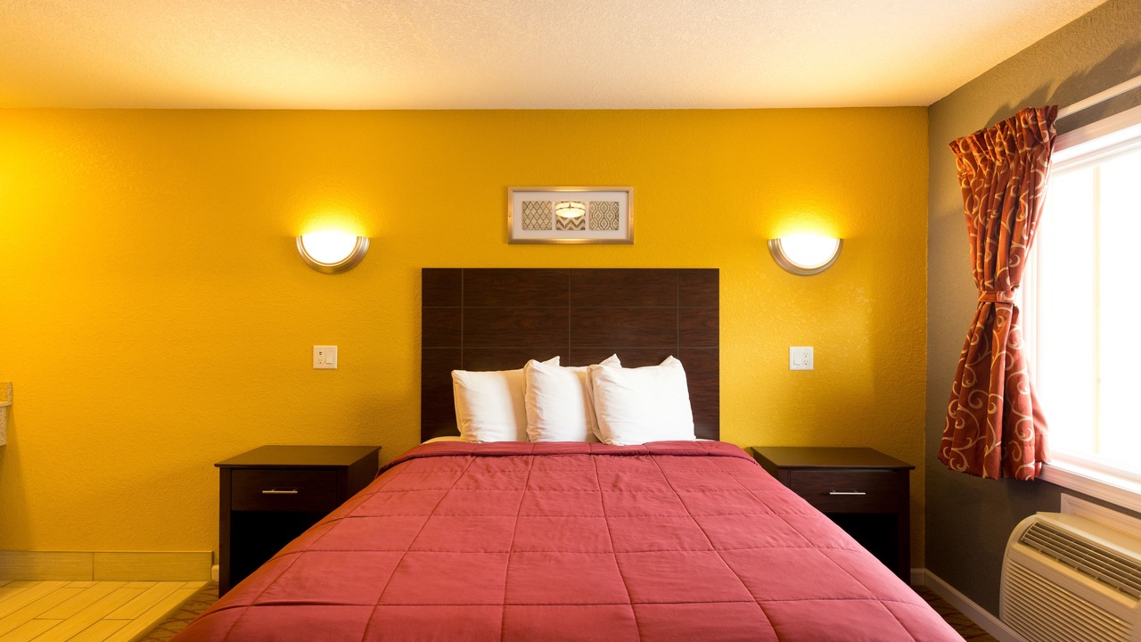 Photo of Bedroom in Des Moines